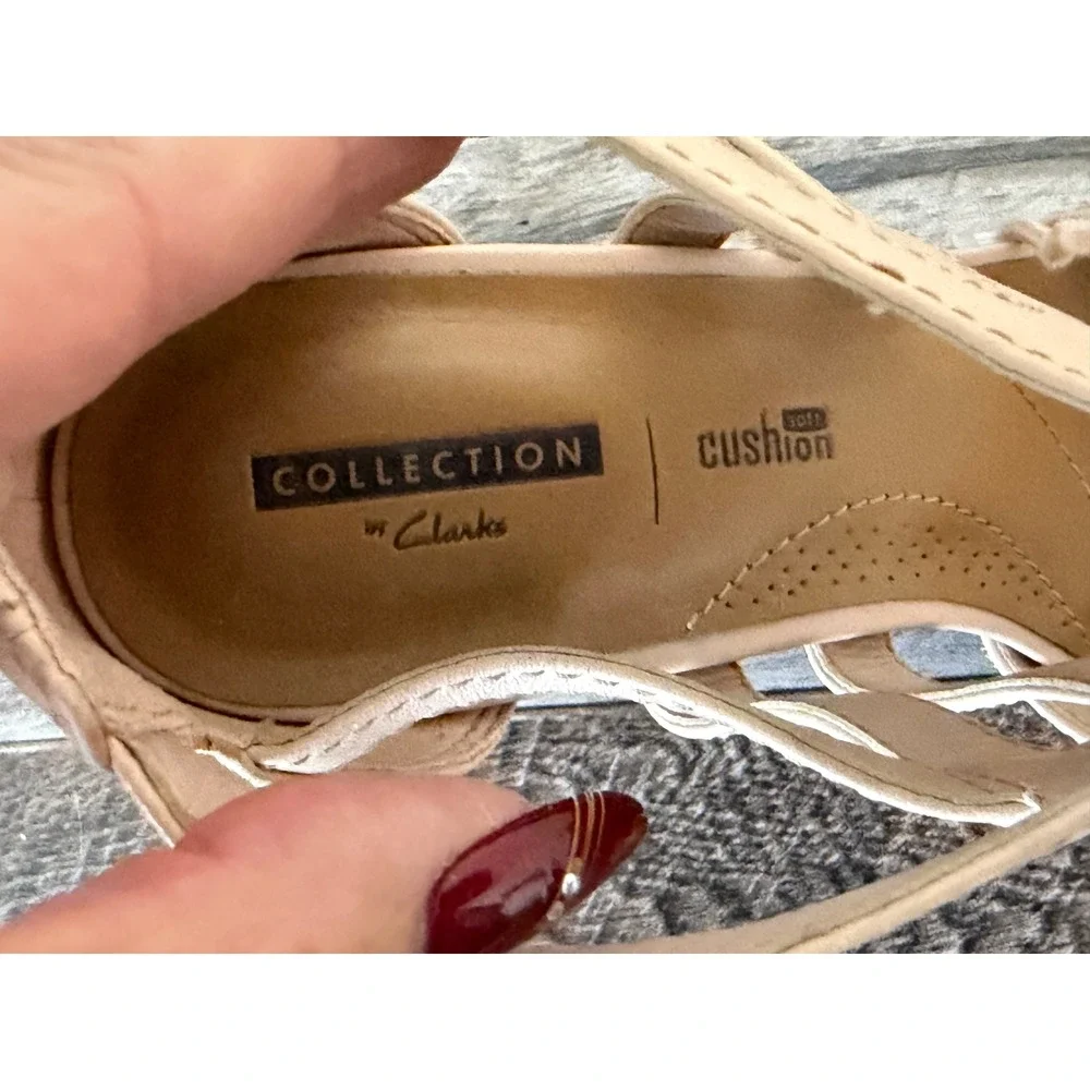 Clarks Heeled Sandals 9.5 Nude Lace Up Peep Toe Strappy Dressy Chic